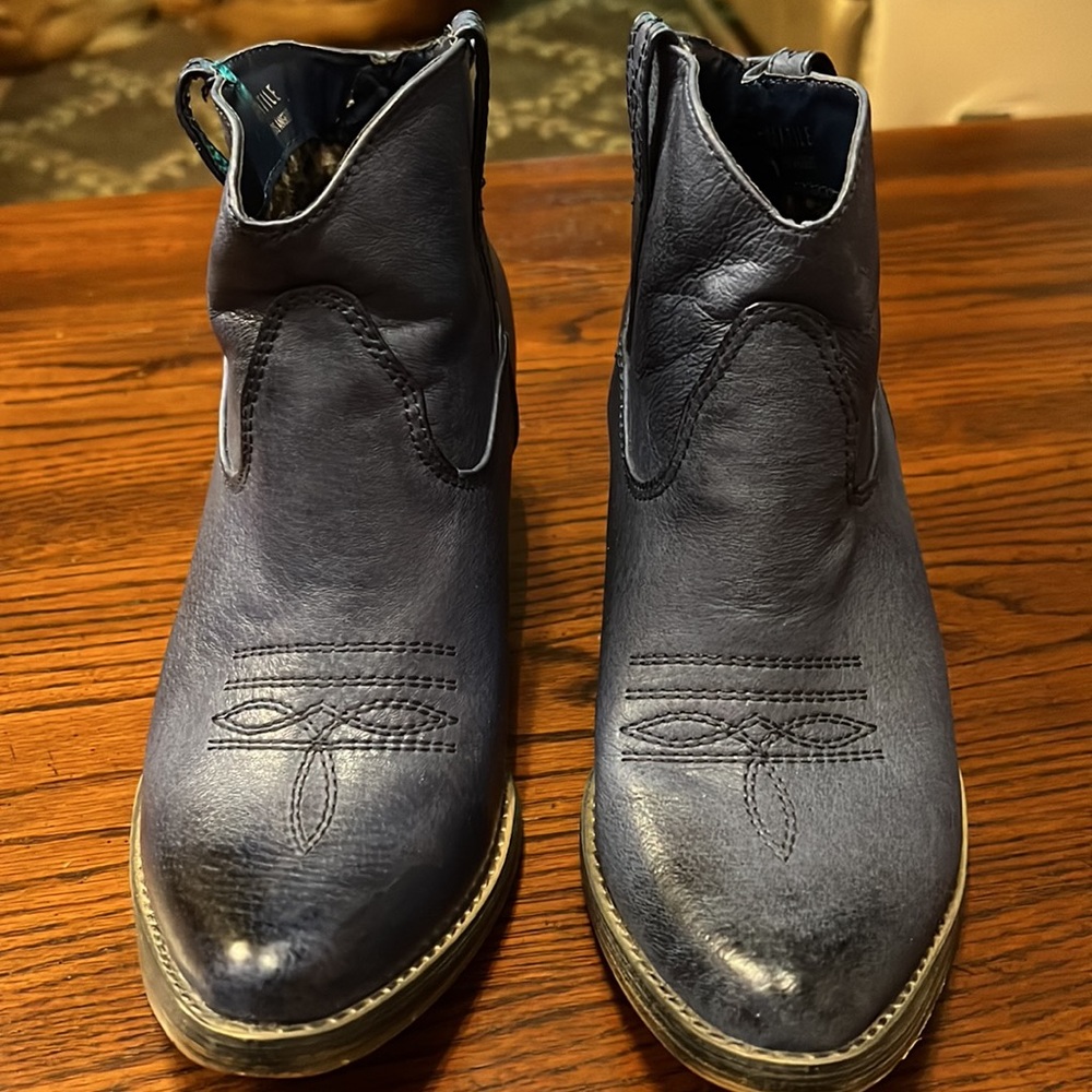 Leather  Very Volatile Booties - Picture 2 of 10